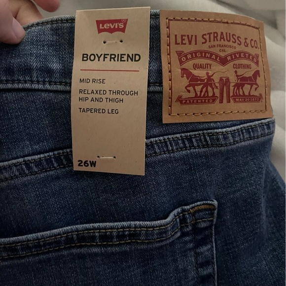 LEVI'S Boyfriend High Rise Cuffed Jeans Distressed Plus Size 26W NWT - Picture 6 of 6
